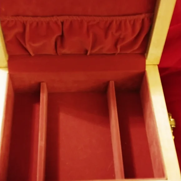 Reed & Bartontop of dresser jewelry box
